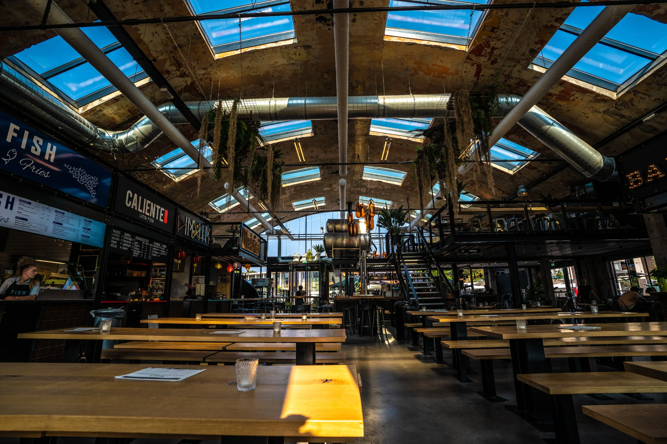 Foodhall Mout | Caliente