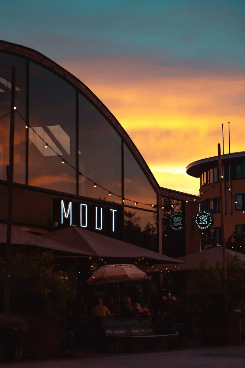 Foodhall Mout | Caliente